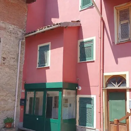 Casa Vacanza Pegrini Nel Centro Storico Di Gavi Exterior photo